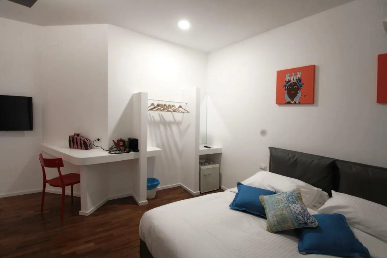 Iperbole Suite Palermo Italia